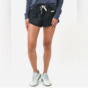 Vuori Clementine Short 2.0 Camo Print Black and Grey Size Small